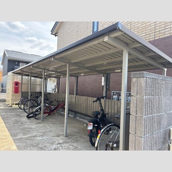 現地周辺 (駐輪場)