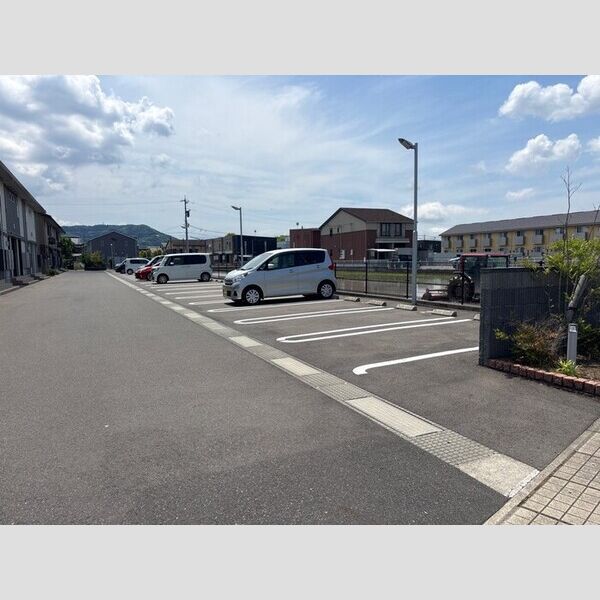 駐車場 (駐車場)