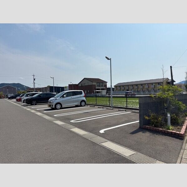 駐車場 (駐車場)