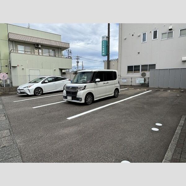 駐車場 (駐車場)
