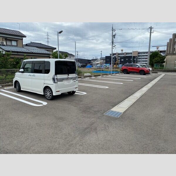 駐車場 (駐車場)