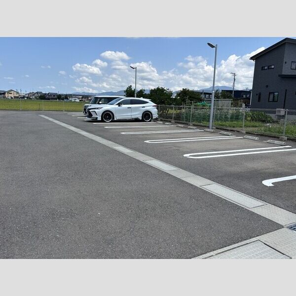 駐車場 (駐車場)