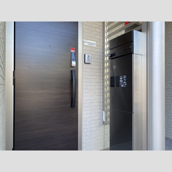 エントランス (宅配ボックス)