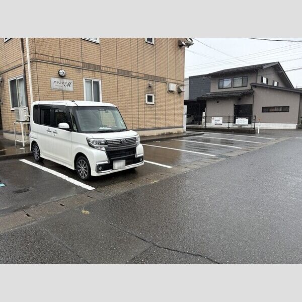 駐車場 (駐車場)