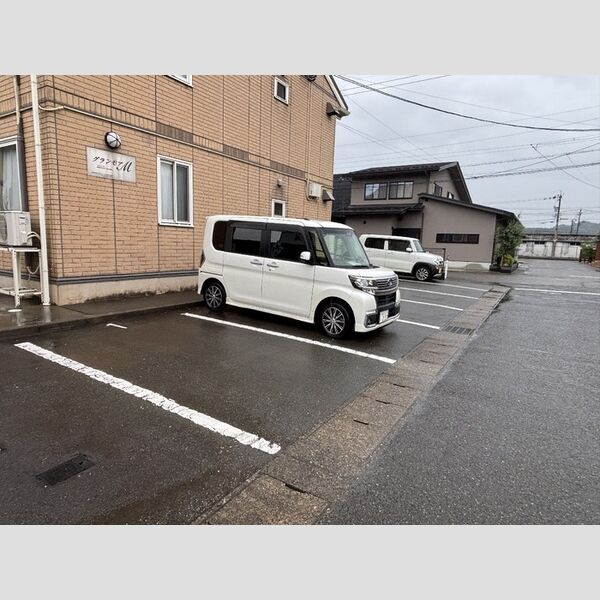 駐車場 (駐車場)