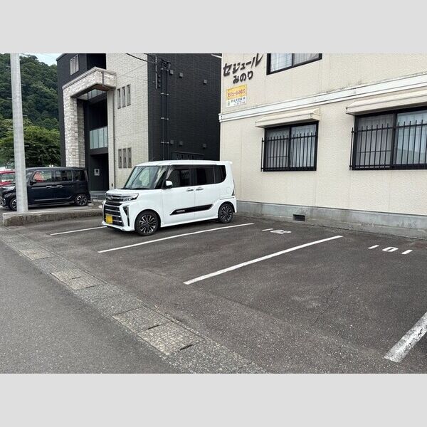 駐車場 (駐車場)