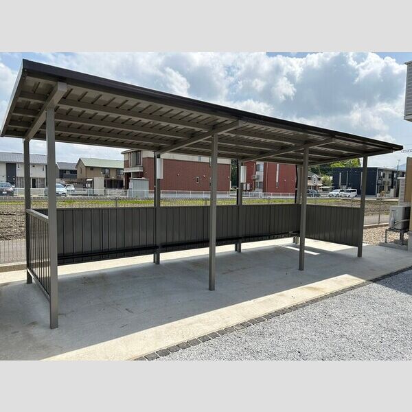 現地周辺 (駐輪場)