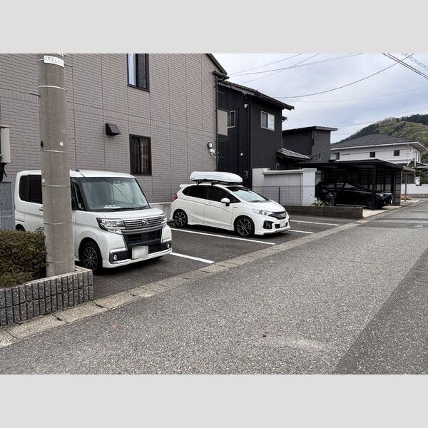 駐車場 (駐車場)