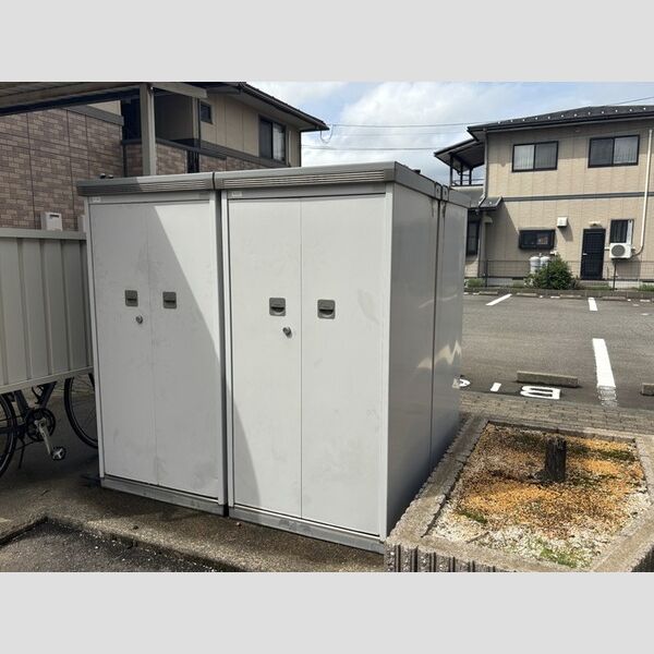 現地周辺 (室外物置)