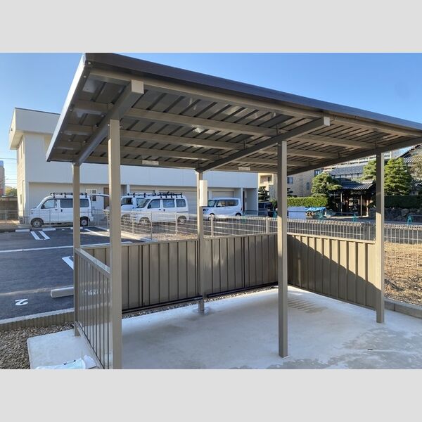 現地周辺 (駐輪場)