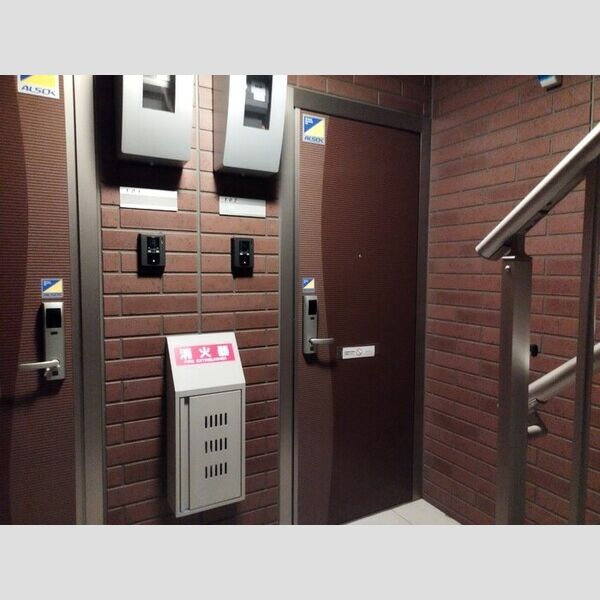 エントランス (エントランス)