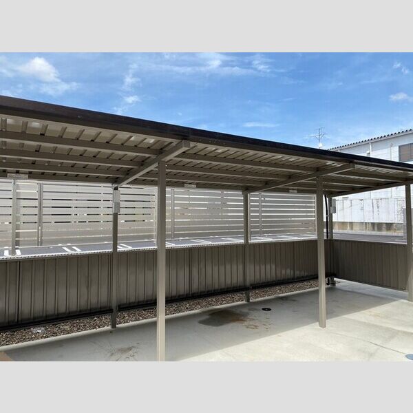 現地周辺 (駐輪場)