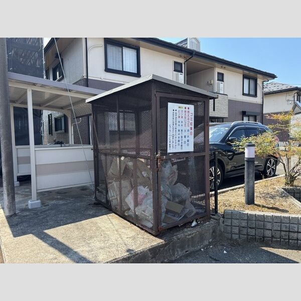 現地周辺 (ゴミステーション)