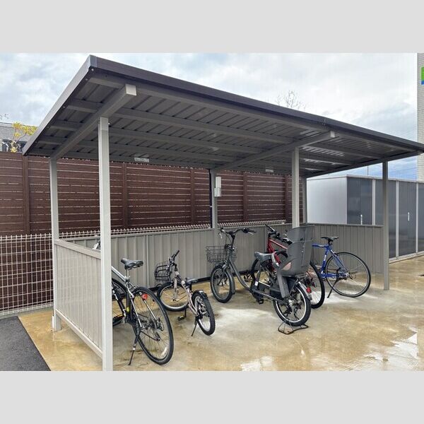 現地周辺 (駐輪場)