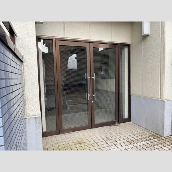 エントランス (エントランス)