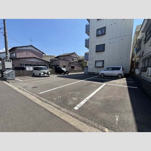 駐車場 (駐車場)