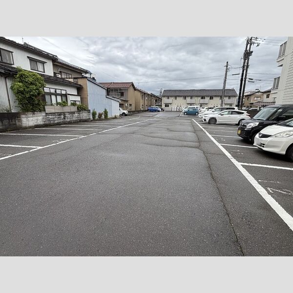 駐車場 (駐車場)