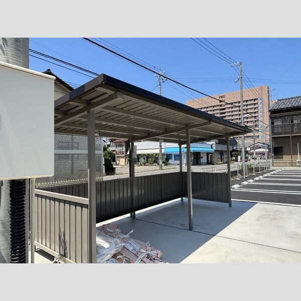 現地周辺 (駐輪場)