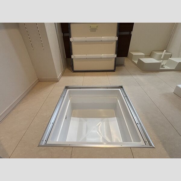 その他 (床下収納)