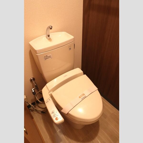 トイレ (トイレ(温水洗浄暖房便座))