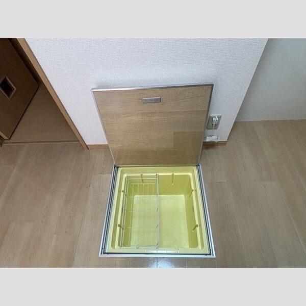 その他 (床下収納)