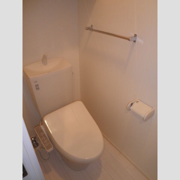 トイレ (温水洗浄暖房便座)