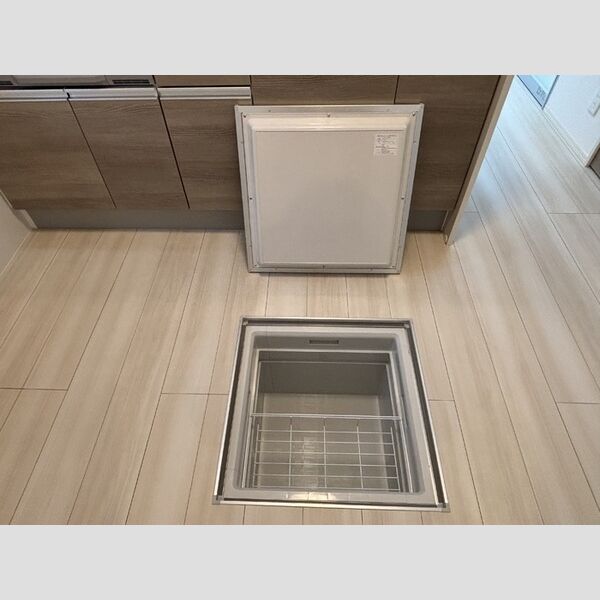 その他 (床下収納)