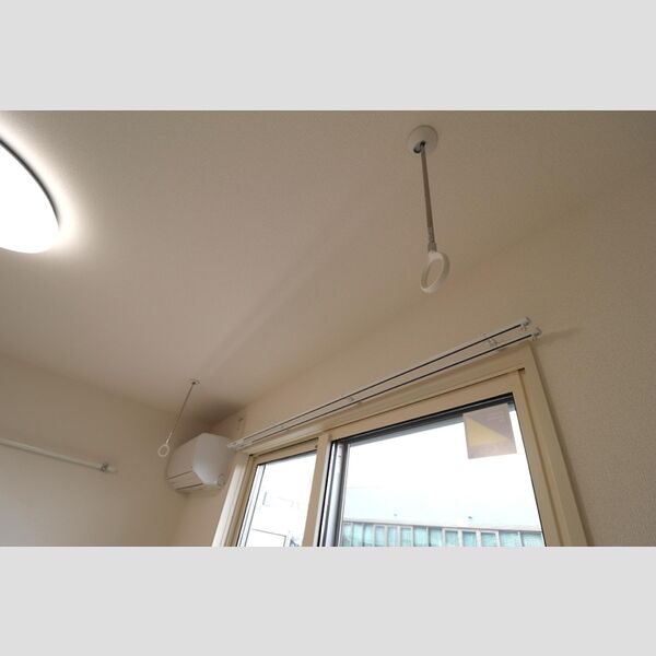 その他設備 (室内物干し)