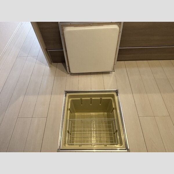 その他 (床下収納)