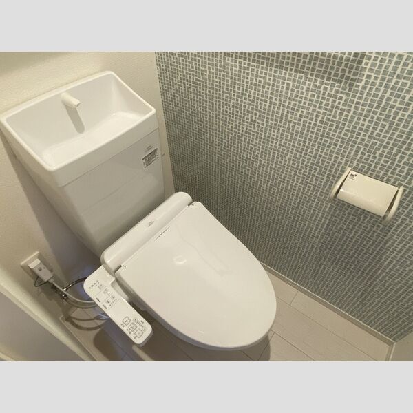 トイレ (トイレ)