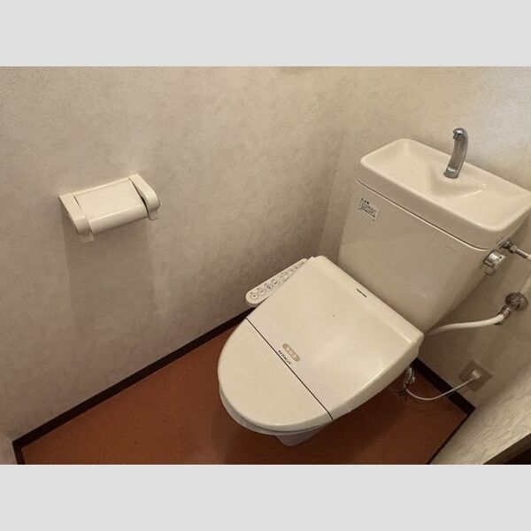 トイレ (トイレ)