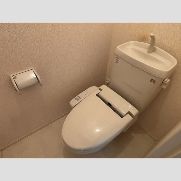 トイレ (トイレ)