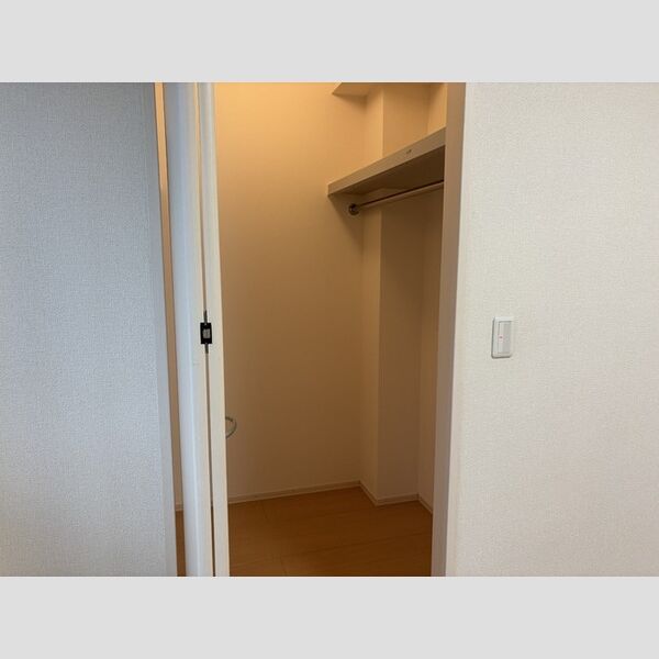 収納 (ウオークインクローゼット)