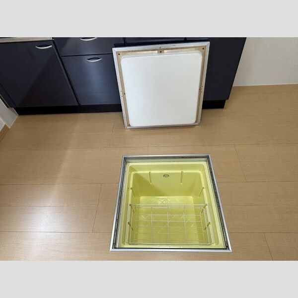 その他 (床下収納)