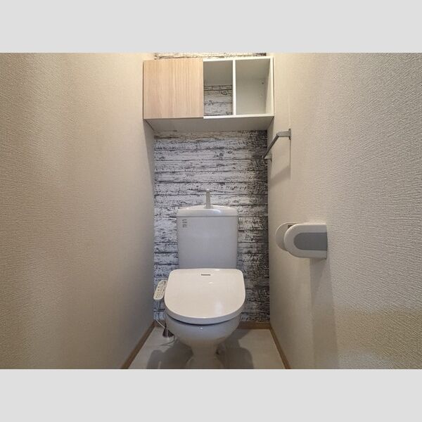 トイレ (トイレ)