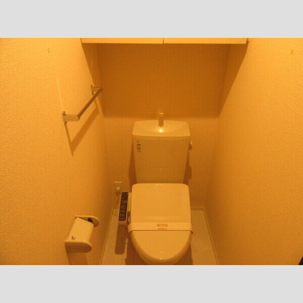 トイレ (トイレ)