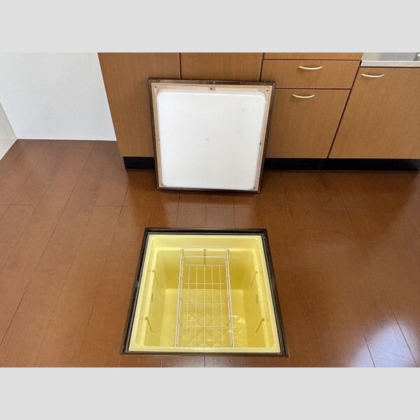 その他 (床下収納)