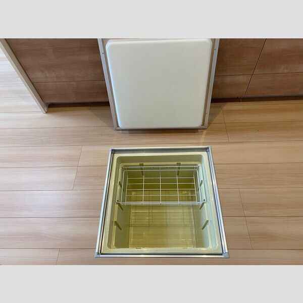 その他 (床下収納)