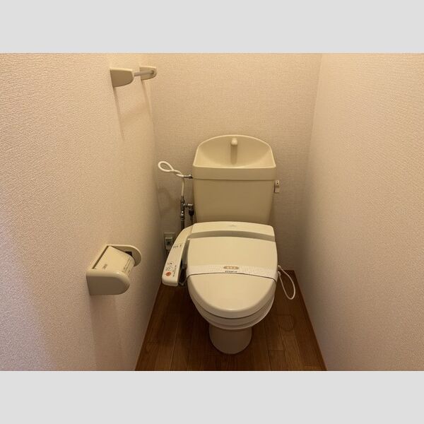 トイレ (トイレ)