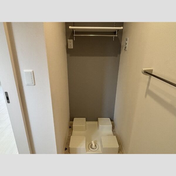 その他 (洗濯機置き場)
