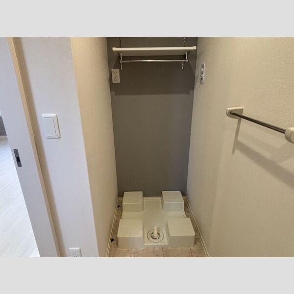 その他 (洗濯機置き場)