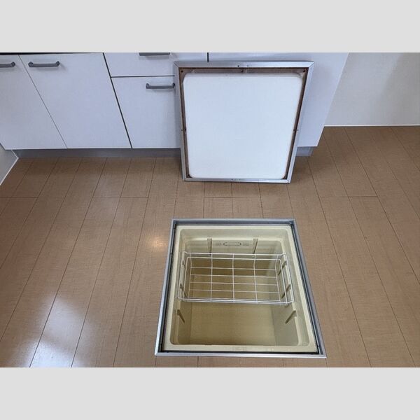 その他 (床下収納)