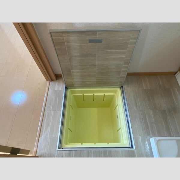 その他 (床下収納)