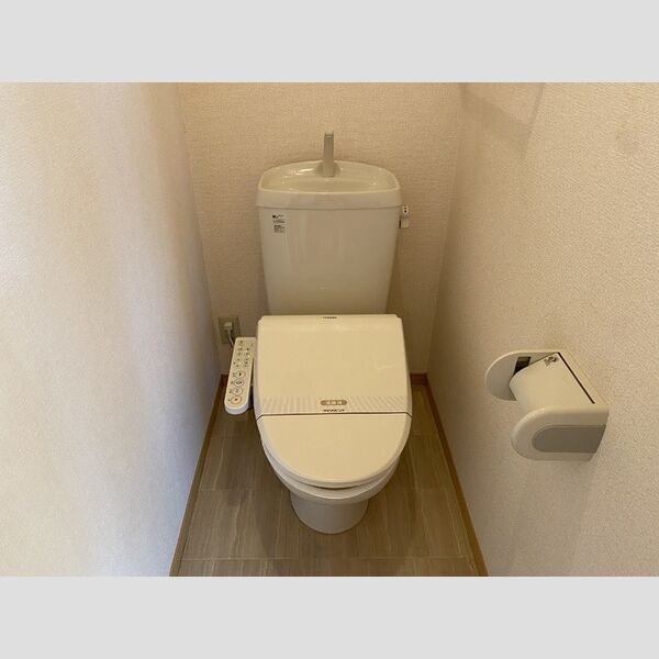 トイレ (トイレ)