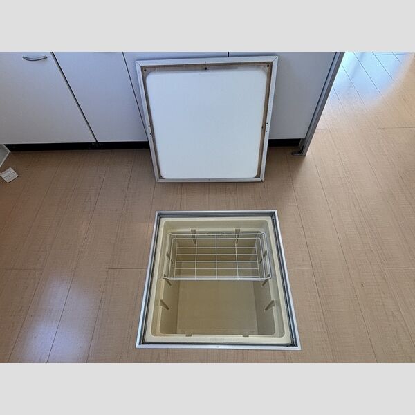 その他 (床下収納)