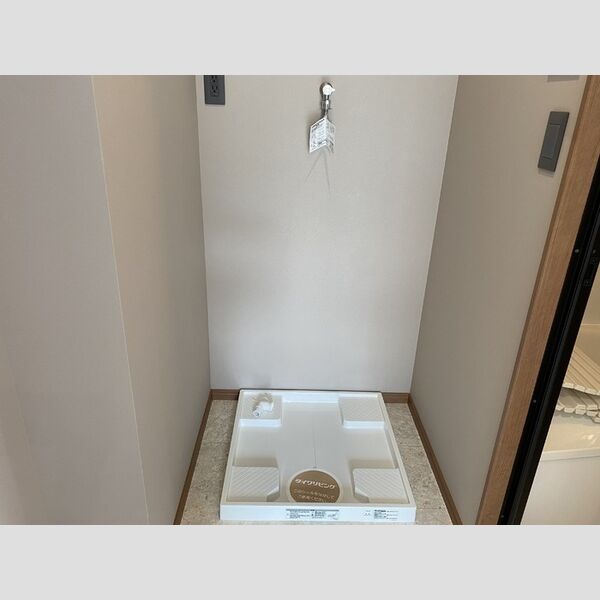 その他 (洗濯機置き場)