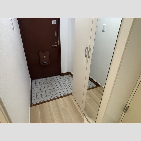玄関 (玄関)