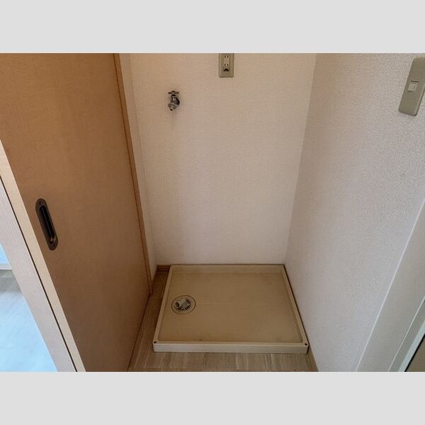 その他 (洗濯機置き場)