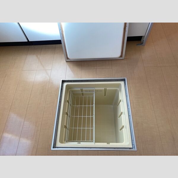 その他 (床下収納)