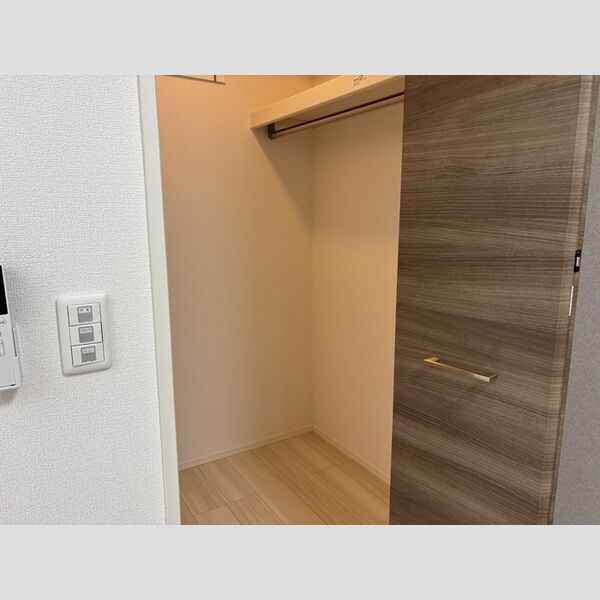 収納 (ウオークインクローゼット)